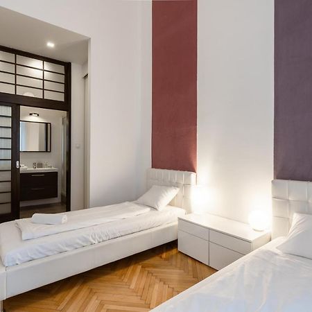 Bright Two-Bedroom Home By The New York Palace Budapest Exterior foto